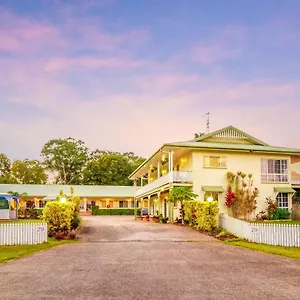 https://yungaburra-park-motel.queenslandhotels.net