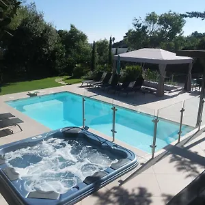 https://villa-perle-de-la-mer.fr-provencehotel.com