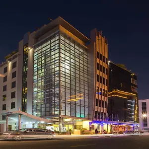Mena Albarsha At The Mall Dubái